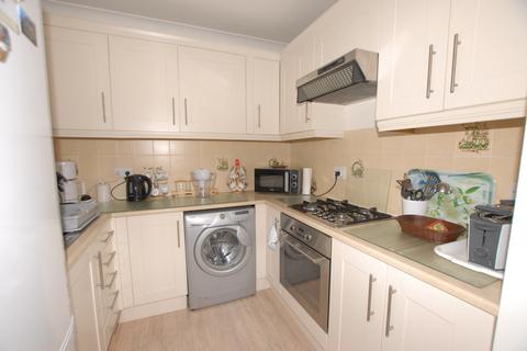 2 bedroom flat for sale, South Road, Hythe, CT21