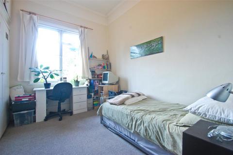 2 bedroom maisonette to rent, Hartfield Road, Wimbledon