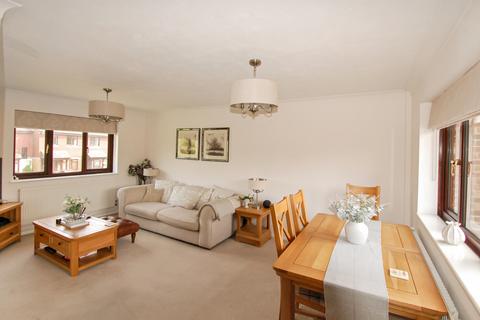 2 bedroom maisonette for sale, North Holmwood, Dorking