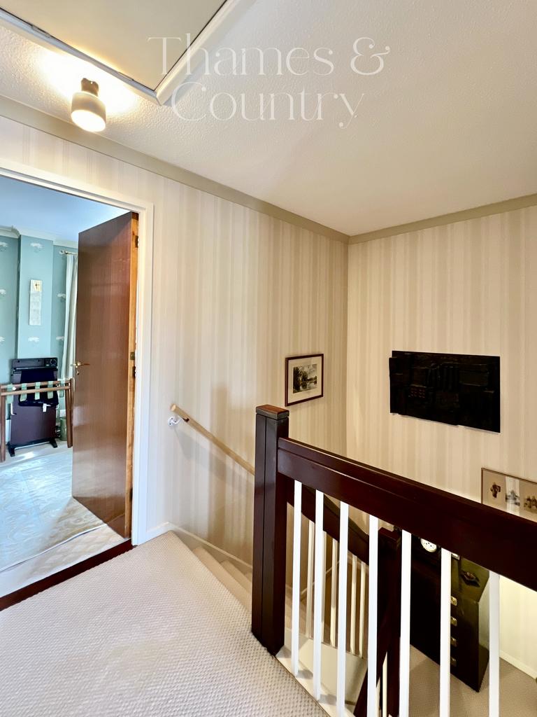 Landing and second bed entrance