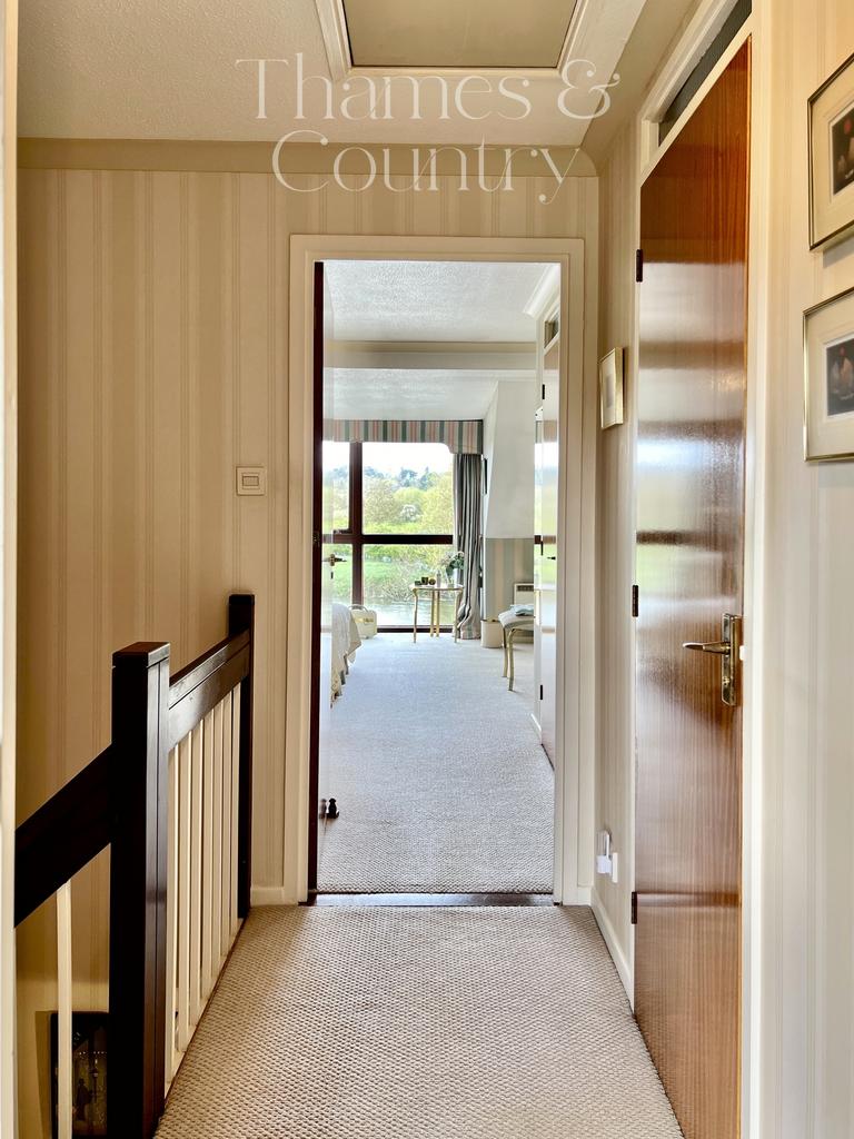 1st floor landing