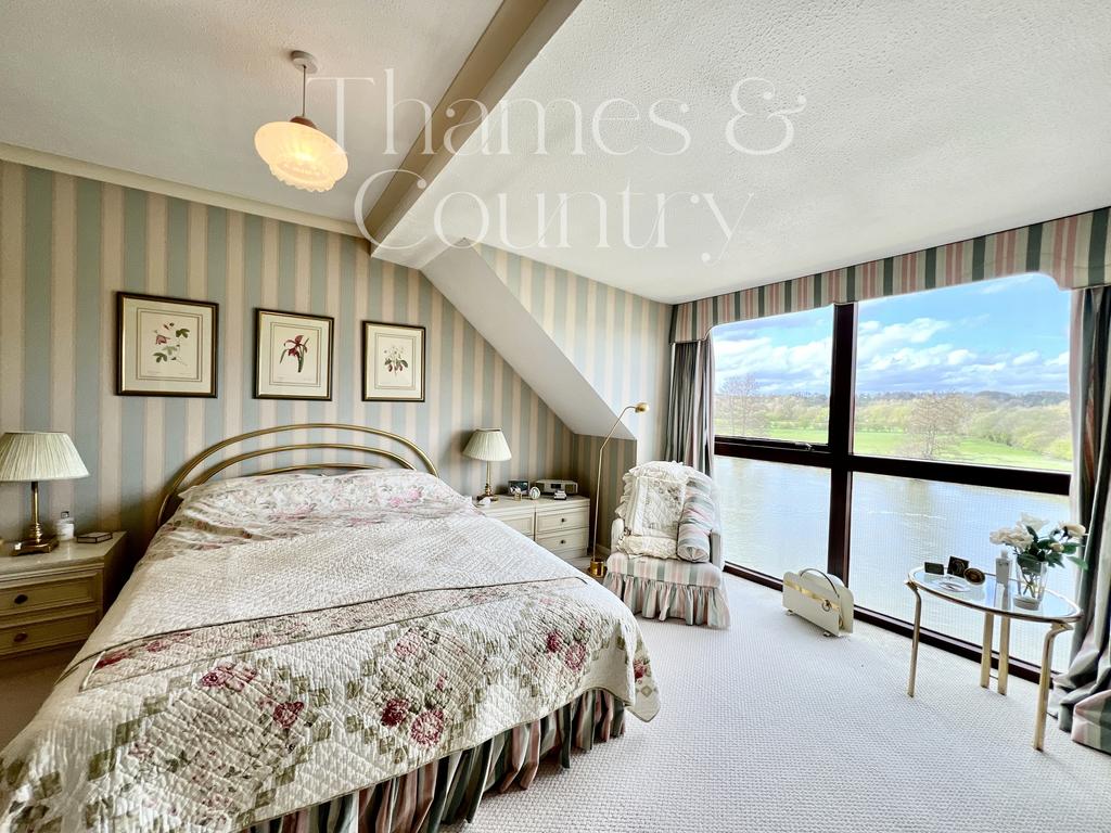 Principle bedroom