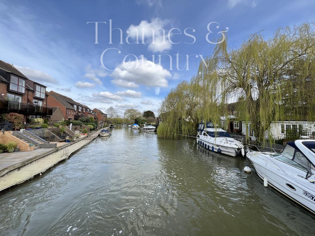 View from Temple island bridge