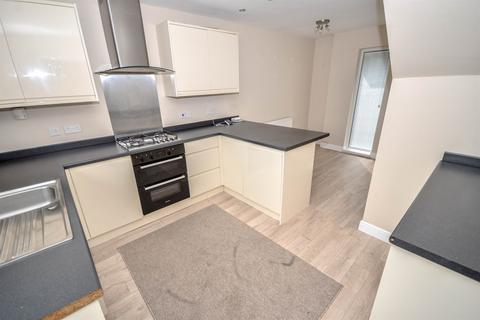 3 bedroom end of terrace house for sale, Gainsborough Avenue, South Shields