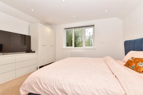 2 Mount Pleasant Road, Caterham, CR3 6LP