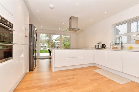 2 Mount Pleasant Road, Caterham, CR3 6LP