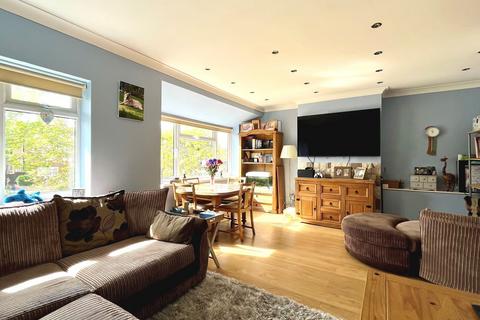104 Garrison Lane, Chessington, KT9 2LB