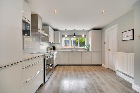 17 Albra Mead, Chelmsford, CM2 6YG