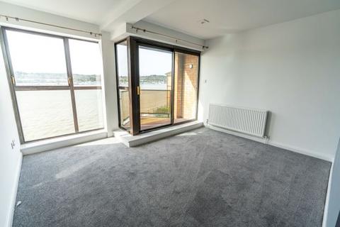 1 bedroom apartment to rent, Seaford Court, Esplanade, Rochester, Kent, ME1