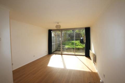 2 bedroom end of terrace house to rent, Court Wood Lane, Croydon CR0