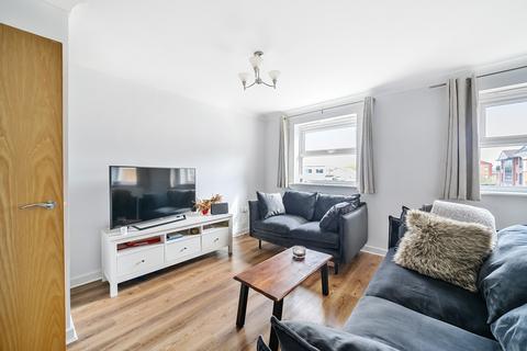 2 bedroom flat to rent, Hipley Street, Old Woking, Woking, GU22