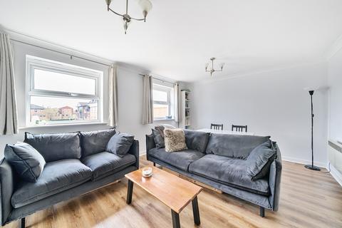 2 bedroom flat to rent, Hipley Street, Old Woking, Woking, GU22