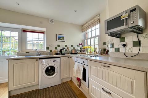 18 Fore Street, Ide, Exeter, EX2 9RQ