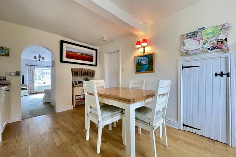 18 Fore Street, Ide, Exeter, EX2 9RQ