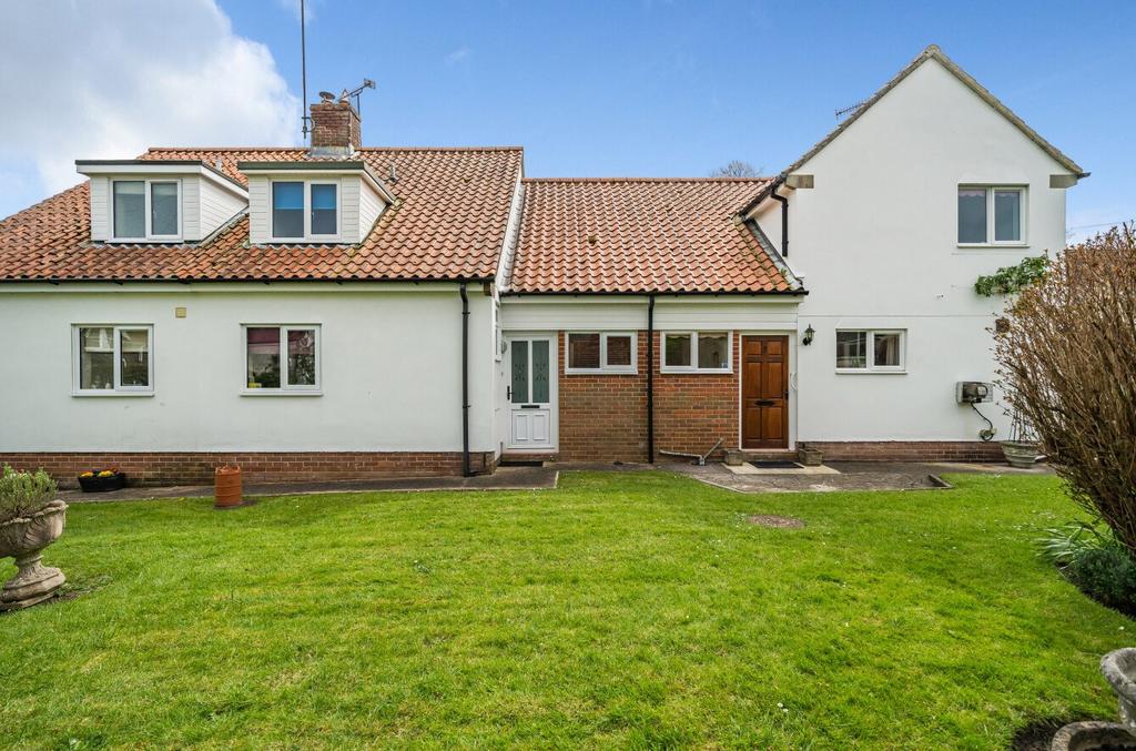 Dymocks Lane, Sutton Veny, Warminster, BA12 2 bed terraced house for