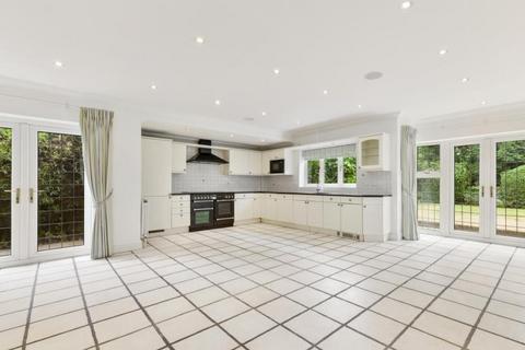 7 bedroom detached house to rent, Bramble Close, Beckenham BR3