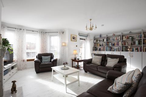 3 Beechmount Park, Edinburgh, EH12 5YT