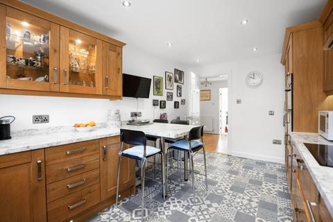 3 Beechmount Park, Edinburgh, EH12 5YT