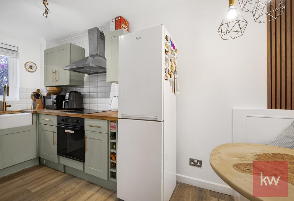 Kitchen / Dining Area