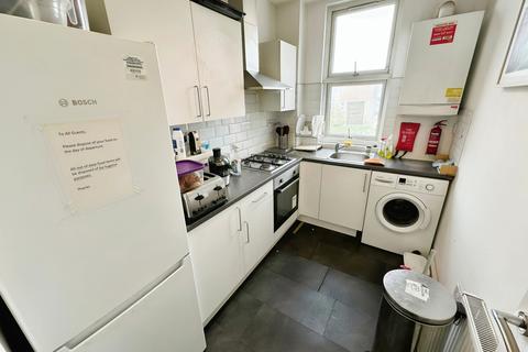 1 bedroom in a house share to rent, Linden Avenue, Wembley, HA9