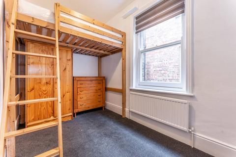 3 bedroom flat to rent, Crownstone Road,, Brixton, London, SW2