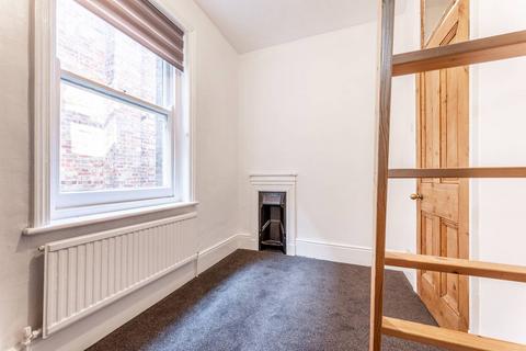 3 bedroom flat to rent, Crownstone Road,, Brixton, London, SW2
