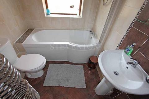 208 Castlecroft Road, Castlecroft, Wolverhampton, WV3 8NB