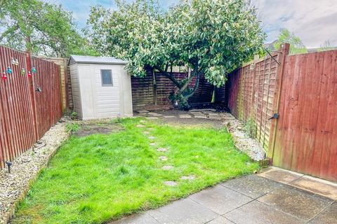 2 Pemberton Close, Stanwell, Staines, TW19 7QZ