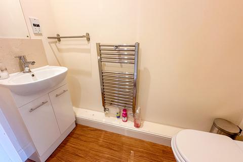 2 Pemberton Close, Stanwell, Staines, TW19 7QZ