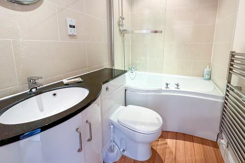 2 Pemberton Close, Stanwell, Staines, TW19 7QZ