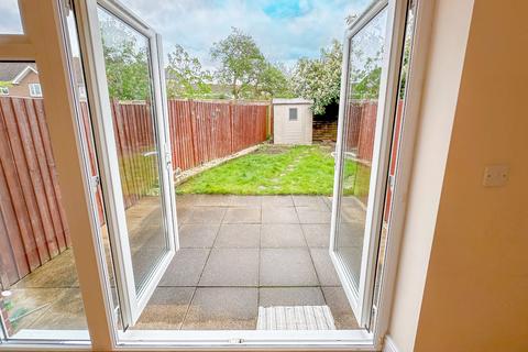 2 Pemberton Close, Stanwell, Staines, TW19 7QZ
