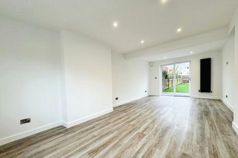 3 bedroom semi-detached house to rent, Circular Road, West Didsbury, Manchester, M20