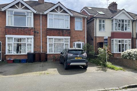 3 bedroom semi-detached house for sale - Hounslow, TW3