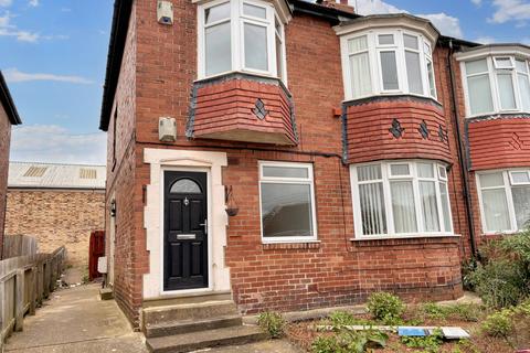 2 bedroom flat to rent, Ovington Grove, Newcastle upon Tyne NE5