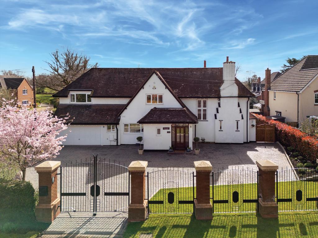 Kelsey Lane, Balsall Common... 4 bed detached house for sale £1,150,000