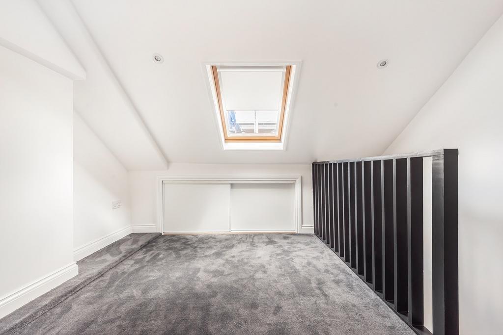 High High Street, EN5 1 bed flat for sale £265,000