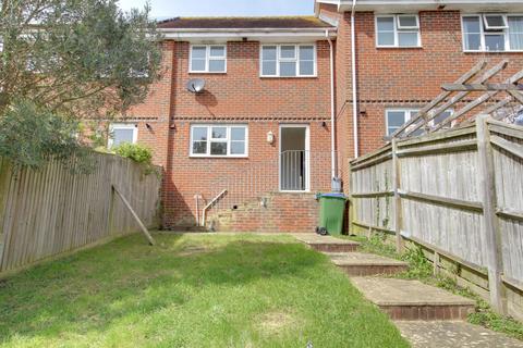 3 bedroom terraced house to rent, 6 Crown Hill, Seaford