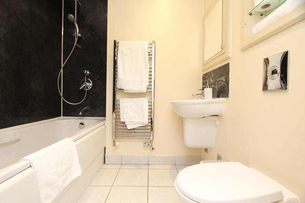 Apartment in London - View 3