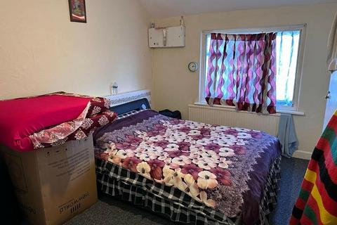 3 bedroom semi-detached house for sale, Dorset Waye, Hounslow TW5
