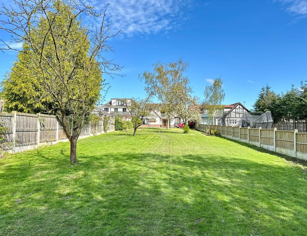 Garden to rear of house