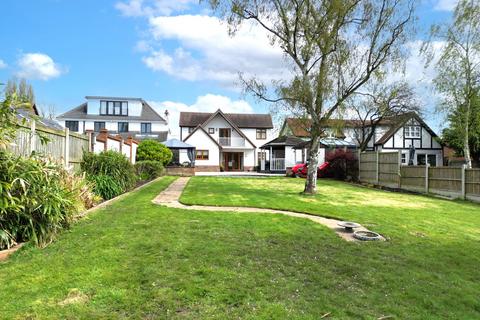 5 bedroom detached house for sale, Noak Hill Road, Billericay CM12