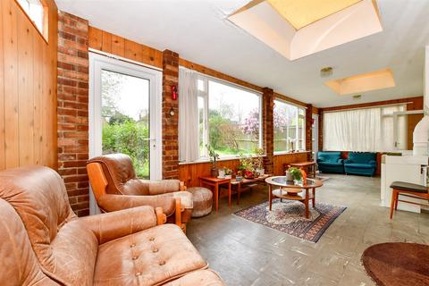 110 Devonshire Way, Croydon, CR0 8BS