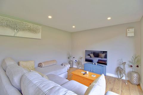 10 Course Road, Ascot, SL5 7HL