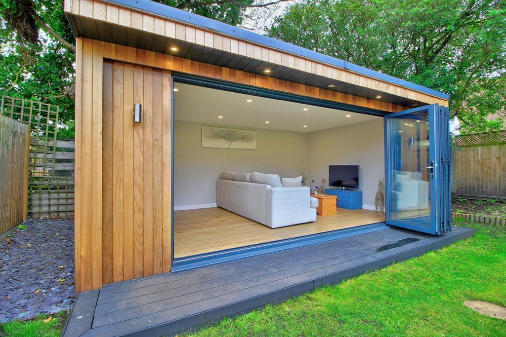 Garden Cabin measures 5m x 3m approx