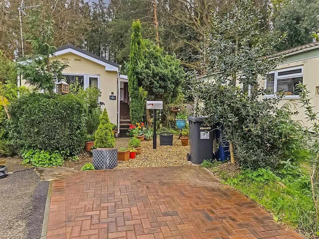 Kingsmead Park, Elstead, Godalming... 1 bed park home for sale £180,000