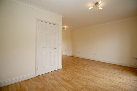 3 bedroom terraced house to rent, Haddon Way, Loughborough, LE11