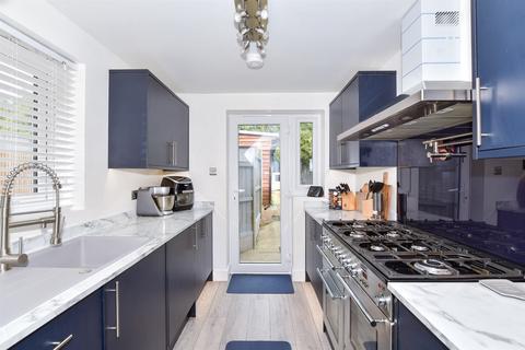 21 Willow Tree Close, Willesborough, Ashford, TN24 0AL