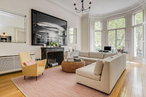 2 bedroom apartment to rent, Ennismore Gardens Knightsbridge SW7