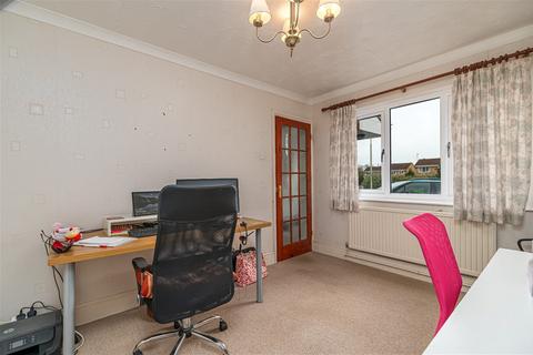 4 bedroom link detached house for sale, Edward Road, Leicester LE8