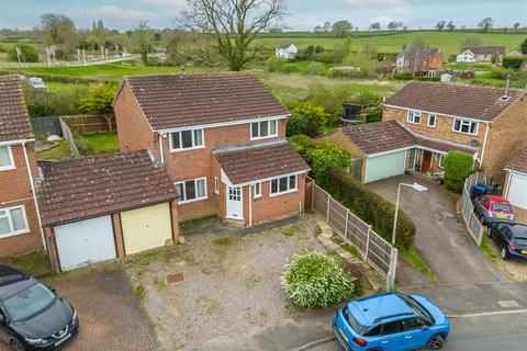 4 bedroom link detached house for sale, Edward Road, Leicester LE8